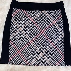 White House Black Market Houndstooth Plaid Skirt 10